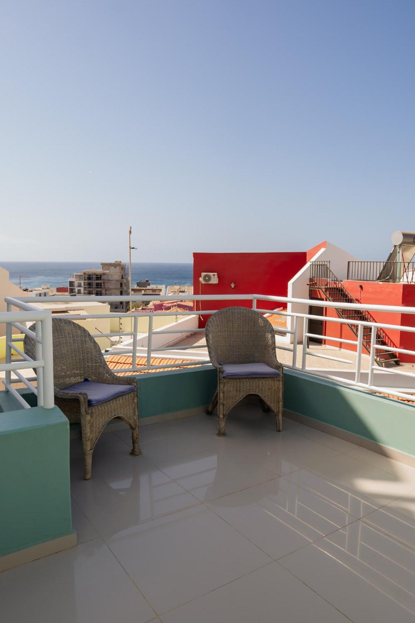 Praia Guest House Bagian luar foto
