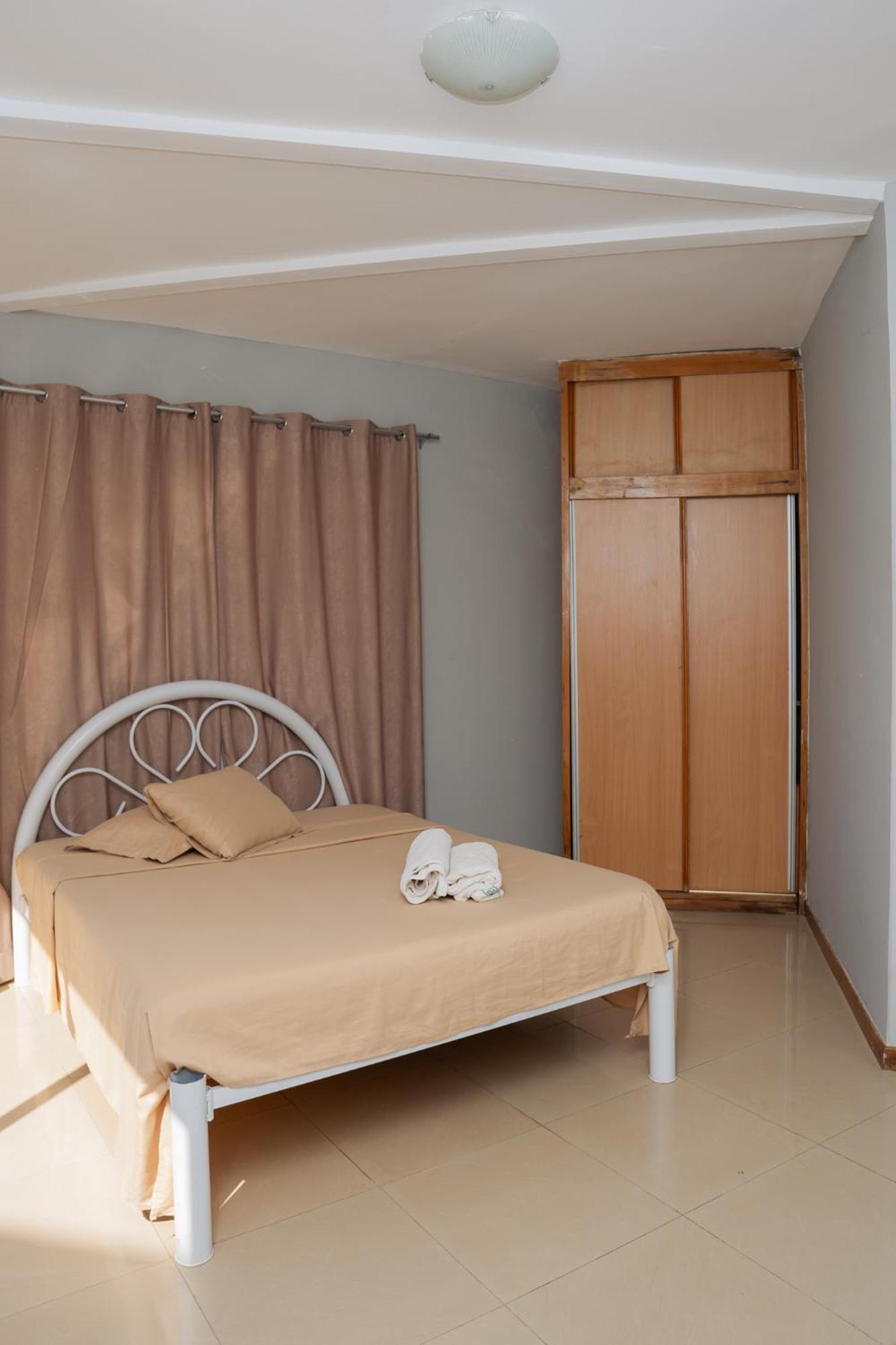Praia Guest House Bagian luar foto