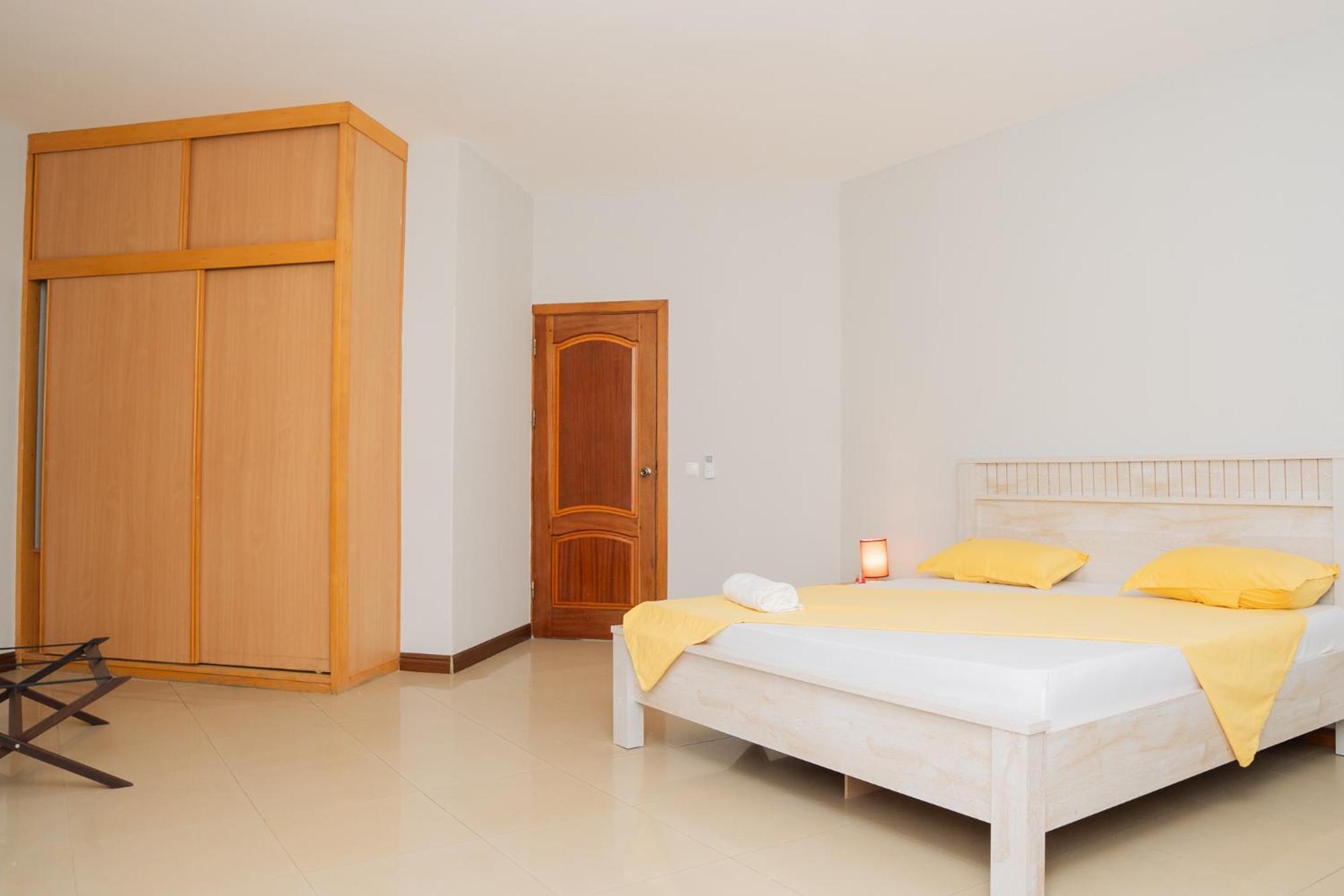 Praia Guest House Bagian luar foto