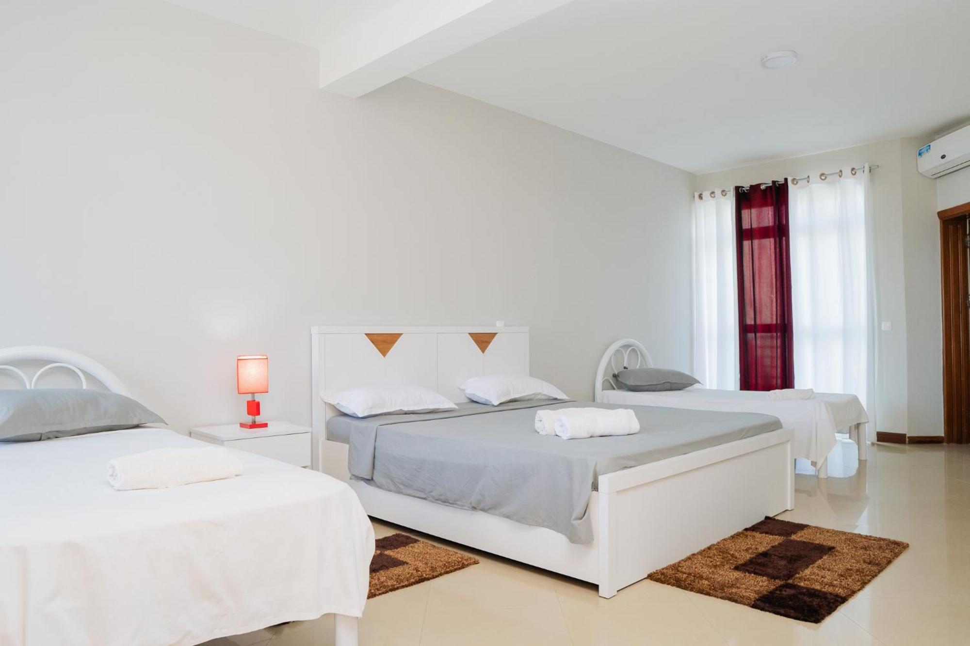 Praia Guest House Bagian luar foto