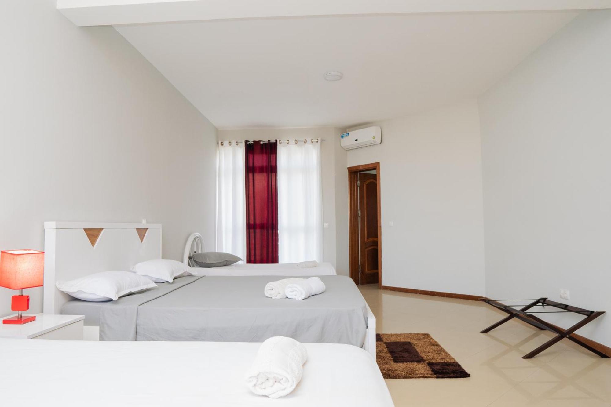 Praia Guest House Bagian luar foto