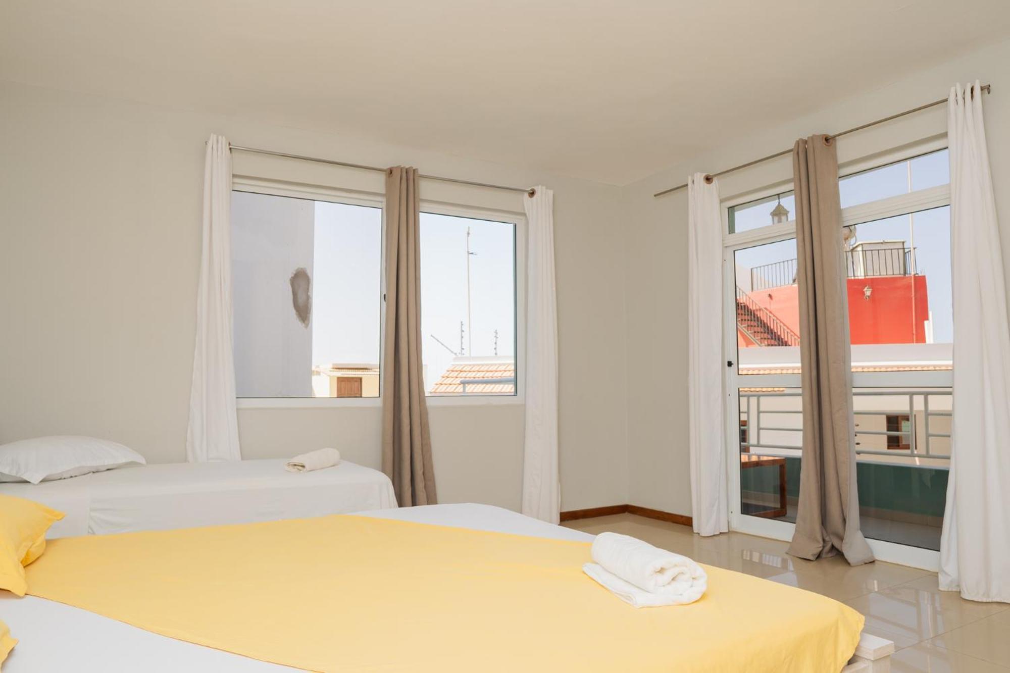 Praia Guest House Bagian luar foto