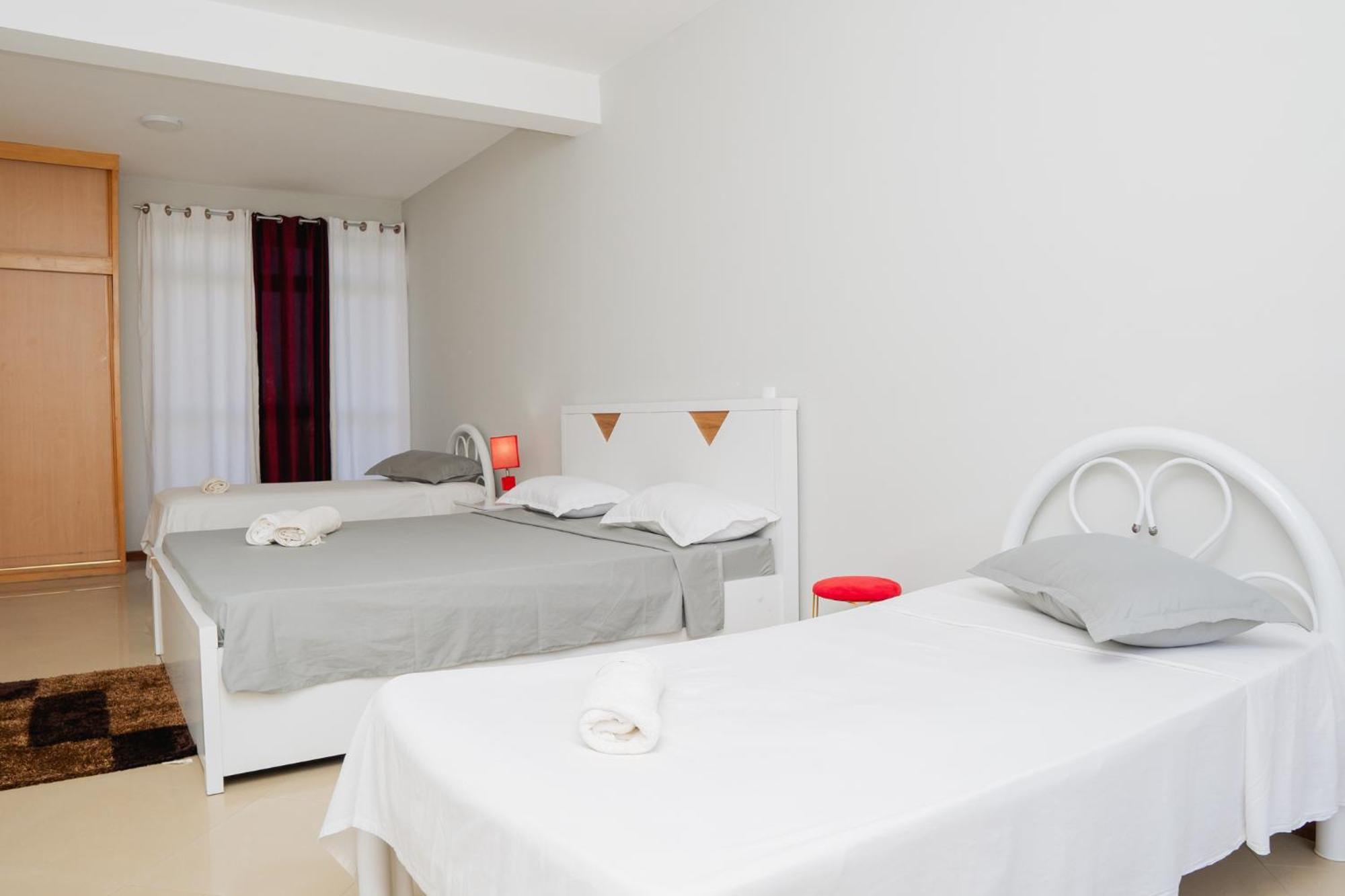 Praia Guest House Bagian luar foto